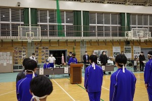 開会式　生徒会長あいさつ　写真